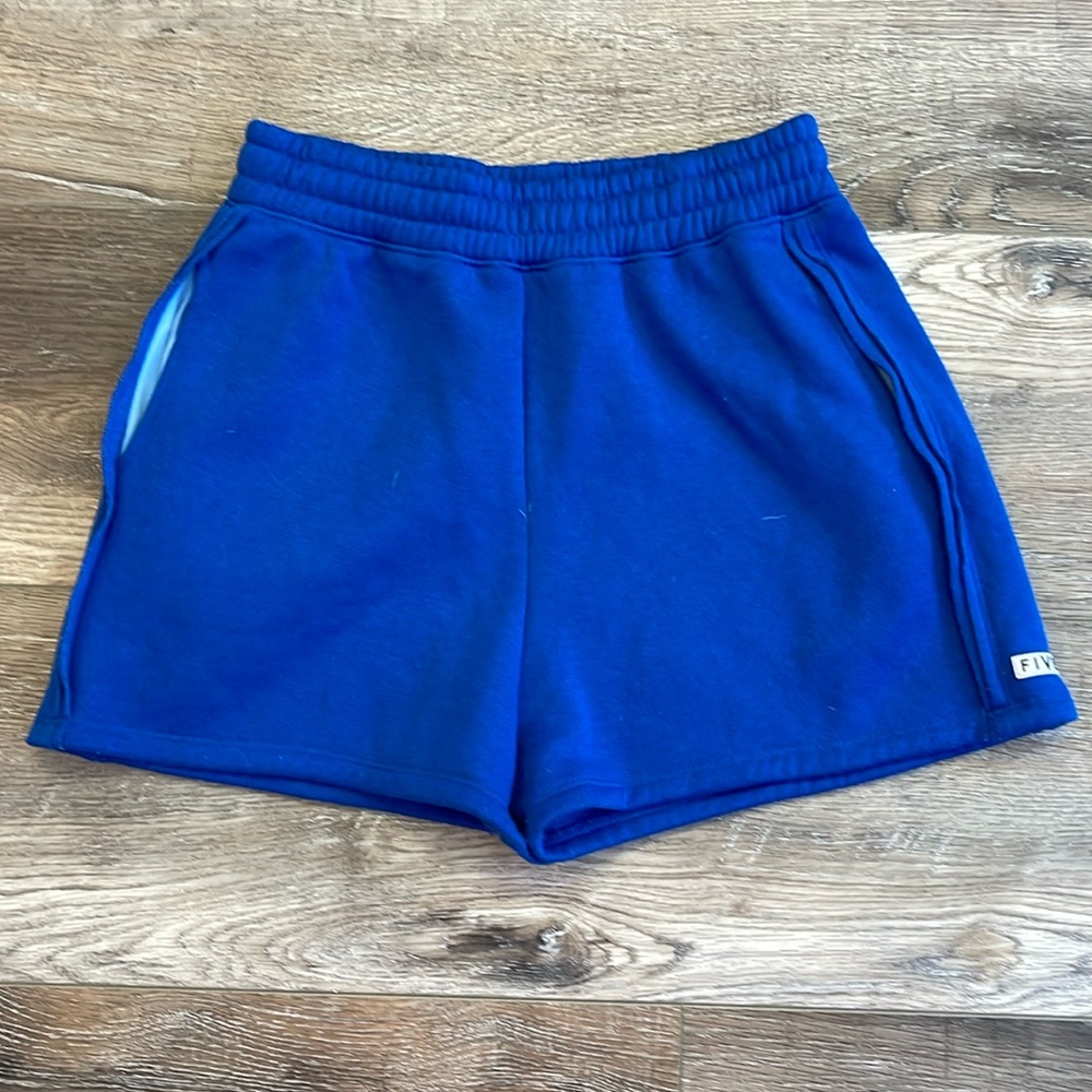 Five sweat shorts good used condition size M